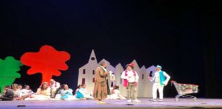 Grande successo ieri sera (23 aprile) al Teatro Vittorio Emanuele di Messina per lo spettacolo “Un Paese Speciale” promosso dal Lions Club Messina Tyrrhenum insieme alla Compagnia VolereVolare diretta da Giovanna Manetto ed in co-produzione con l’Ente teatrale messinese