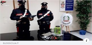 I carabinieri di Canicattini Bagni e della Compagnia di Noto hanno arrestato un 28enne, canicattinese, trovato in possesso di droga durante una perquisizione domiciliare