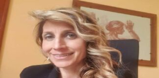 Una nuova tecnologia per il test molecolare rapido per le infezioni è stata sviluppata da un team di ricercatori congiunto coordinato dalla prof.ssa Sabrina Conoci, ordinario di Fisica dell’Università di Messina e dai proff. Luca Prodi e Giovanni Valenti dell’Università di Bologna che hanno messo a punto un nuovo metodo capace di effettuare l’identificazione molecolare di virus e batteri, ossia del loro DNA o RNA, in modo rapido, affidabile e a basso costo senza la necessità di recarsi in un laboratorio di analisi, dove attualmente tali test (i cosiddetti tampone molecolari) devono essere necessariamente effettuati