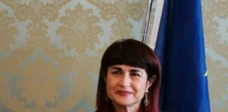 Il Prefetto di Messina, Dott.ssa Cosima Di Stani, ha rivolto un messaggio di vivo compiacimento al Procuratore Distrettuale Antimafia di Messina, Dott. Maurizio De Lucia ed al Comandante Provinciale della Guardia di Finanza, Col. Gerardo Mastrodomenico, per la brillantissima operazione condotta ieri mattina che ha portato all’esecuzione di un’ordinanza di custodia cautelare nei confronti di 7 soggetti, indagati per i delitti di associazione a delinquere di stampo mafioso e per diversi episodi di reati contro la Pubblica Amministrazione prefetto