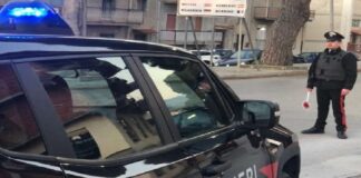 Nel pomeriggio di giovedì 12 maggio 2022, i Carabinieri della Compagnia di Santo Stefano di Camastra (ME), nell’ambito di una rapida attività d’indagine a seguito di un’aggressione avvenuta in Acquedolci (ME) all’interno di un esercizio pubblico, hanno arrestato, in flagranza di reato, per tentato omicidio un 55enne del luogo reo di aver colpito, con un fendente al fianco destro, un 62enne