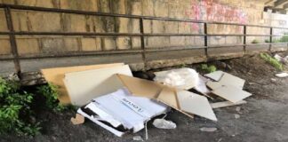 È stata una delle telecamere installate dai poliziotti della Polizia Metropolitana di Messina ad immortalare l’ennesimo abbandono perpetrato sotto il viadotto della strada statale 114, in località Giampilieri