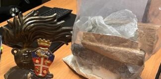 Sono stati sorpresi con la cocaina…, in auto… ad un controllo stradale dai carabinieri di San Giovanni La Punta e di Sant’Agata Li Battiati, che nelle scorse ore li hanno tratti in arresto per l’accusa di detenzione di sostanze stupefacenti ai fini di spaccio