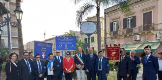 Si è svolta, alla presenza di Autorità civili militari e religiose, la cerimonia di intitolazione dello slargo di piazza Roma al Milite Ignoto nel centenario della sua traslazione a Roma