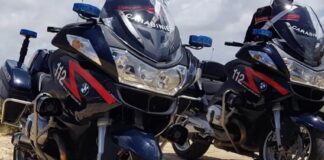 Nelle scorse ore…, i carabinieri della stazione di Marsala, nell’ambito dei servizi di controllo del territorio quotidianamente svolti su tutto il proprio settore di competenza ma con particolare attenzione al centro storico della città, hanno denunciato un parcheggiatore abusivo la cui presenza non era gradita da alcuni condomini con i quali aveva avuto delle discussioni, al punto da spingerlo a sfasciare la vetrata d’ingresso dell’immobile durante un raid violento