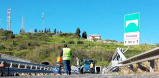 Dopo i risultati positivi rilasciati dalle prove di carico, i componenti delle squadre di Autostrade Siciliane tornano sul Viadotto Tonnarazza, a Spadafora, per dare il via alle attività di manutenzione che riporteranno a nuovo le parti ammalorate dal tempo e dall’usura