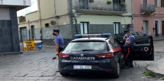 È un giallo la morte di una giovane donna di Letojanni, il cui corpo privo di vita è stato trovato ieri pomeriggio nel Catanese