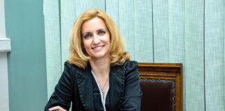 A seguito della deliberazione di Giunta Municipale n. 352 del 22/6/2021, inerente le direttive impartite al fine di promuovere la cultura ambientale e lo sviluppo turistico del territorio in alcuni tratti di spiaggia libera, prospicienti specchi d’acqua balneabili e compresi tra le località Ponte Gallo e Giampilieri Marina, i responsabili del Dipartimento Servizi Ambientali – Servizio Ambiente e Sanità – hanno disposto la rimozione ed il successivo smaltimento di tutto ciò che, giacente sugli arenili, possa essere assimilato ad un rifiuto, così come definito dall’art. 183, comma 1, lettera a), del decreto legislativo 152/2006, con particolare riferimento ad imbarcazioni, strutture ricettive per attrezzi e/o persone, apparecchiature o parti di esse, che versino in evidente stato di deterioramento, che ne precluda qualunque tipo di utilizzo