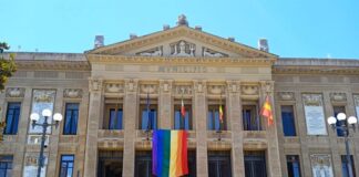 In occasione dell’evento “Stretto Pride 2022” che si terrà a Messina sabato 23 luglio, Palazzo Zanca sarà illuminato con i colori dell’arcobaleno ed è stato esposto sulla balconata il drappo simbolo del movimento LGBTQ+