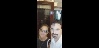 Bellezza mozzafiato, a 44 anni, Marina La Rosa, è ancora l’affascinante, sensuale e irriverente “ragazza” che a vent’anni ha animato la primissima edizione del reality show “Grande Fratello” in onda su Canale5 a settembre del 2020