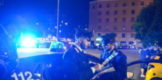 I Carabinieri della Compagnia di Roma Parioli hanno notificato 3 determinazioni dirigenziali, a firma del Direttore del II Municipio di Roma Capitale, che dispone la sospensione dell’esercizio dell’attività, per la durata di quindici giorni, ai rappresentanti legali di altrettanti locali, ai sensi dell’art. 33 comma 4 del Regolamento di Polizia Urbana