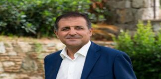 “Una decisione condivisa con i tanti compagni di viaggio militanti del PD, ma anche e soprattutto con i tanti amici e amiche che mi sono stati sempre vicini, che non mi hanno fatto mai mancare il loro sostegno e che non finirò mai di ringraziare abbastanza”