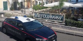 Alle ore 8 circa di oggi è stato rivenuto il corpo esanime di un uomo originario di Letojanni, Massimo Canfora, 56 anni, operatore ecologico della ditta Loveral, all’interno della propria abitazione situata nel medesimo luogo