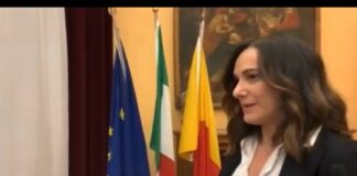 La vicenda delle ferie programmate e autorizzate e la concomitante convocazione del medico legale incaricato dal Comune di Messina, il dottor Salvatore Abbate di Taormina, (peraltro anche candidato con Sicilia Vera!) tiene banco ed evidenzia lo stato d’animo che intercorre da tempo tra il personale e l’amministrazione comunale, e l’atteggiamento che altresì sembra esserci da parte di quest’ultima nei confronti delle giuste esigenze del Corpo di Polizia Municipale