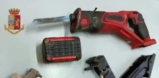 Ieri pomeriggio i motociclisti del #Commissariato #Montecalvario, durante il servizio di controllo del territorio, sono intervenuti in via Nisco poiché la #Centrale #Operativa della #Polizia #Locale aveva segnalato un furto su auto