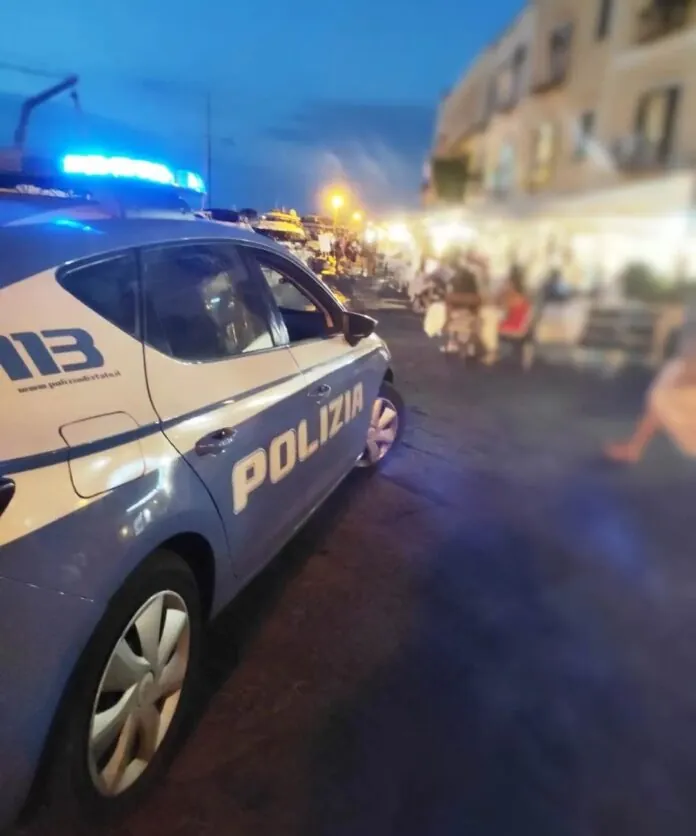 Locale Ischia PS