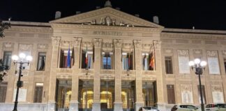 In occasione delle Elezioni Politiche e Regionali di domenica 25 settembre 2022, il Servizio Elettorale sarà aperto fino a venerdì 26 agosto, anche nei giorni e negli orari sotto indicati, per garantire il rilascio dei certificati di iscrizione nelle liste elettorali, nonché gli altri adempimenti inerenti la presentazione delle candidature