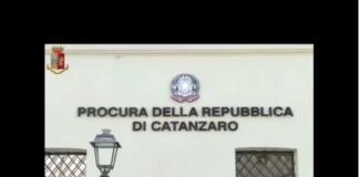 Nell’ambito del procedimento nr. 1969/21 modello 21, convenzionalmente denominato “L’isola che non c’è”, nella mattinata odierna sono state eseguite da parte degli agenti della DIGOS di Catanzaro, con l’ausilio dei componenti della Direzione Centrale della Polizia di Prevenzione, dodici ordinanze di applicazione degli arresti domiciliari e un’ordinanza di applicazione dell’obbligo di presentazione alla Polizia giudiziaria, emesse dal Gip presso il Tribunale locale su richiesta dei strati della locale Procura