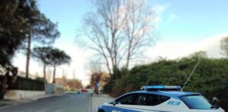 Ieri e mercoledì gli #agenti del #Commissariato #Ponticelli, personale della #Polizia #Municipale, i #finanzieri del #Comando #Provinciale di Napoli e i #Nibbio dell’Ufficio #Prevenzione #Generale, con il supporto del #Reparto #Prevenzione #Crimine #Campania, delle #unità #cinofile dell’Ufficio #Prevenzione #Generale e della #Guardia di #Finanza, hanno effettuato un servizio straordinario di controllo del territorio