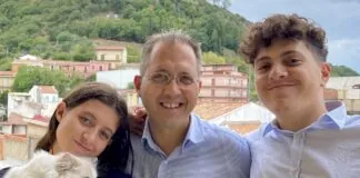 “Dafne Musolino al Senato e Francesco Gallo alla Camera sono due dei risultati per i quali tutto il gruppo afferente a Cateno De Luca ha gioito, unitamente al grande risultato ottenuto in termini numerici ma soprattutto di affetto ricevuto”
