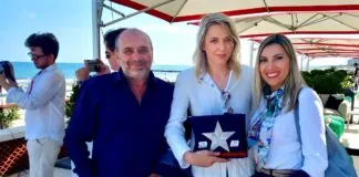 “Festival del cinema di Venezia Premio -Peppa la cannoniera- del Festival del cinema italiano istituito dal sottoscritto come omaggio alla nostra eroina del risorgimento con i natali a Barcellona Pozzo di Gotto consegnato alla regista Samantha Casella per il Film Santa Guerra”