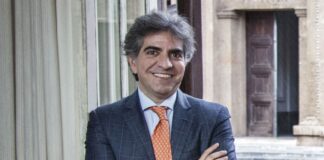 L’avvocato Carlo Carrozza, messinese classe ‘74, è stato eletto con netta maggioranza di voti delegato alla Cassa nazionale forense per il distretto di Messina che comprende gli Ordini professionali della città, di Barcellona Pozzo di Gotto e di Patti