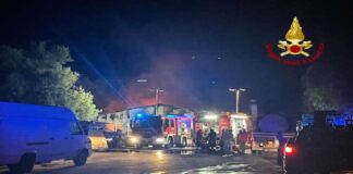 Ieri 31 agosto 2022, durante la serata alle 19.30 circa, si è sviluppato un incendio presso il Comune di Caronia dove le fiamme hanno interessato tre capannoni industriali