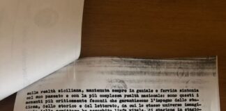 Il 14 febbraio 1987 il consiglio della Facoltà di Lettere dell’ateneo messinese approvò all’unanimità la laurea honoris causa a Leonardo Sciascia, il 14 giugno dello stesso anno seguì l’approvazione del Ministero ma il riconoscimento, senza motivo, non fu mai conferito