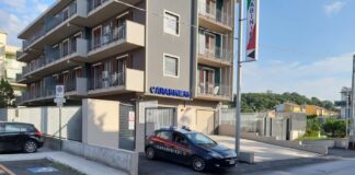 Nelle prime ore di ieri mattina, i Carabinieri della Sezione Radiomobile della Compagnia di Barcellona Pozzo di Gotto hanno arrestato, in flagranza di reato, quattro cittadini per violazione di domicilio