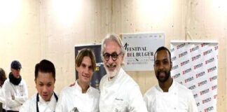 Una sfera di Bulgur affogata nel caffè, con una bagna di Bayles e spezie, un cuore caldo di cioccolato bianco su una crema inglese al tabacco