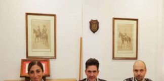Stamane presso il Comando Provinciale di Messina, il Comandante Provinciale dei Carabinieri, Colonnello Marco Carletti, ha presentato agli organi di informazione il Calendario Storico dell’Arma dei Carabinieri, edizione 2023. il Calendario Storico dell’Arma dei Carabinieri quest’anno dedicato alla tutela dell’Ambiente è stato presentato in contemporanea a Roma dal Comandante Generale, Gen. C.A. Teo Luzi, nella mattinata odierna, ha voluto svelare al grande pubblico l’ormai atteso prodotto editoriale