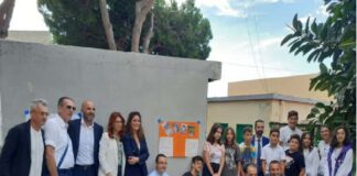 Alla presenza del Sindaco Federico Basile è stata consegnata oggi, giovedì 6, al Dirigente dell’Istituto comprensivo “Giuseppe Catalfamo” Angelo Cavallaro, la “casetta dell’acqua” nell’ambito dell’iniziativa rivolta alle scuole cittadine denominata “La classe non è…plastica”