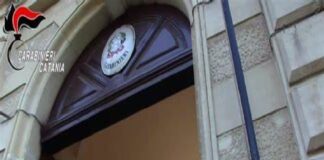 I carabinieri del nucleo operativo radiomobile della compagnia di Gravina di Catania, coadiuvati dai colleghi della compagnia di Catania Piazza Dante e supportati dal 12° reggimento “Sicilia”, hanno arrestato in flagranza per detenzione ai fini di spaccio di sostanze stupefacenti un 49enne pregiudicato catanese