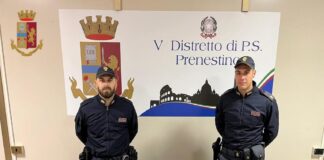 Gli investigatori del V Distretto “Prenestino” hanno arrestato 5 italiani, rispettivamente di 58, 22, 24, 27 e 20 anni perché gravemente indiziate del reato di detenzione ai fini dello spaccio di sostanze stupefacenti