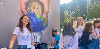 Un migliaio tra studenti delle scuole, cittadini e turisti hanno partecipato con curiosità, in piazza del Municipio, a Messina, alla terza tappa del “road show” della campagna di informazione, educazione e sensibilizzazione voluta dalla Regione Siciliana sull’uso consapevole delle risorse idriche #Risparmialacqua