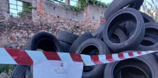 Di giorno vendeva frutta nella zona sud della città e di notte abbandonava rifiuti: è quanto accertato dagli appartenenti al reparto Ambientale del Corpo della Polizia municipale di Messina