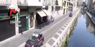 Tre giovani albanesi sono stati arrestati dai carabinieri della Compagnia di Corsico, in un’inchiesta del pm milanese Rosaria Stagnaro del dipartimento guidato dall’aggiunto Letizia Mannella, per una serie di violenze sessuali di gruppo, con abusi orribili in una stanza di un motel, tra cui morsi, botte e mani al collo “fino a toglierle il respiro”, nei confronti di una 23enne conosciuta durante una festa all’interno di un locale a Milano e che si era allontanata con uno di loro accordandosi per una “prestazione sessuale a pagamento”