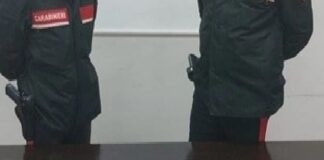 I Carabinieri arrestano a Ragalna (CT) due uomini originari di Paternò, sempre nel Catanese, sulla Strada provinciale 57