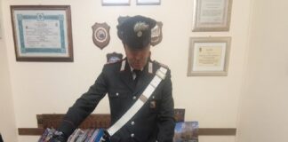 Ieri, i Carabinieri della Compagnia di Taormina hanno arrestato, in flagranza di reato, un 53enne e una 42enne, conviventi di Giardini Naxos, per detenzione ai fini di spaccio di sostanze stupefacenti