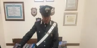 Ieri, i Carabinieri della Compagnia di Taormina hanno arrestato, in flagranza di reato, un 53enne e una 42enne, conviventi di Giardini Naxos, per detenzione ai fini di spaccio di sostanze stupefacenti