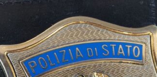 Detenevano illegalmente una pistola e diversi quantitativi di sostanze stupefacenti padre e figlio, arrestati, nei giorni scorsi, dagli agenti della Squadra Mobile della Questura di Trapani e del Commissariato di P.S. Marsala