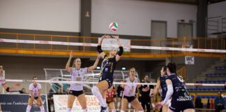 Va vicinissima all’impresa la Desi Shipping Akademia Messina che, contro ogni pronostico, mette paura alla seconda della classe e costringe l’Ipag Sorelle Ramonda Montecchio a sudare le proverbiali sette camicie per portare a casa il risultato, portando il match fino al tie break (l’ennesimo in questo torneo per il club caro al Presidente Costantino)