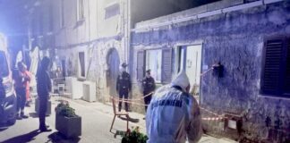 È stata trasferita all’alba nel carcere di Nisida (Napoli) la ragazza di 16 anni che, ieri sera, ha ucciso con sei coltellate la nonna di 76 anni