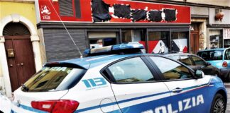 Caltanissetta: gli agenti della Polizia di Stato hanno eseguito nella odierna mattinata il sequestro preventivo delle insegne e dei marchi riconducibili alla Stanleybet Malta in esecuzione di un’ordinanza del Gip di Catanzaro