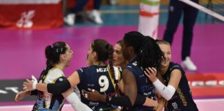 La Desi Shipping Akademia Messina torna a Perugia dopo lo scorso maggio, quando la squadra cara al Presidente Costantino giocò una tiratissima gara d’andata della finale playoff per la Serie A2, e come allora anche in questa occasione il match tra la 3M Pallavolo Perugia e la Desi Shipping Akademia Messina ha regalato tanto spettacolo e tanti colpi di scena