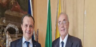 Consegnata oggi dal Conte Don Carlo Marullo di Condojanni un’onorificenza dell’Ordine di Malta di Messina all’onorevole Cateno De Luca per l’impegno profuso durante la pandemia nella sua qualità di sindaco della città di Messina