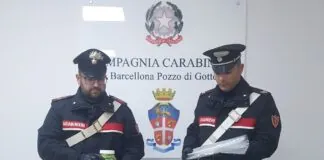 Nella mattinata di ieri, i Carabinieri della Sezione Radiomobile della Compagnia di Barcellona Pozzo di Gotto, con il supporto specialistico delle unità cinofile del Nucleo Carabinieri di Nicolosi (CT), hanno arrestato, in flagranza di reato, due soggetti per detenzione di sostanza stupefacente ai fini di spaccio in concorso