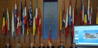 Messina: tre luminari di scienza e arte, tre relazioni sul tema, un pieno confronto con i giovani in dibattito formativo, sotto la bandiera della libertà… questi i punti sintetici del convegno “I giovani tra Arte e Scienza nel segno della libertà”, tenutosi il 12 dicembre alle 10 nel Salone delle Bandiere a Palazzo Zanca