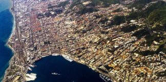 Certe portate a tavola non stancano mai e quelle che saranno presentate sabato 17 dicembre al Museo Regionale Interdisciplinare di Messina ne sono un esempio lampante: restituire il ricordo di un piatto simbolico mette in moto la cultura e la tradizione… così far scattare la Denominazione comunale d’origine per alcune ricette alimenterà l’eccellenza… il raggiungimento della De.Co. nascerà dal piano dei vertici di Palazzo Zanca di omaggiare la sapienza gastronomica del proprio comprensorio