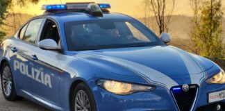 I poliziotti del Commissariato di pubblica sicurezza di Niscemi hanno arrestato un venticinquenne in esecuzione di provvedimento di esecuzione di pena detentiva in regime di detenzione domiciliare, emesso dai magistrati della Procura della Repubblica presso il Tribunale di Gela – Ufficio Esecuzioni Penali, per il reato di detenzione ai fini di spaccio di sostanze stupefacenti